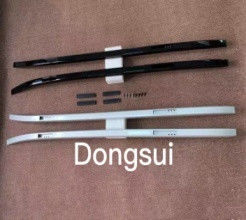 Kolay yüklenmek ve boşaltmak için kullanışlı ve pratik bir araba çatısı rafı