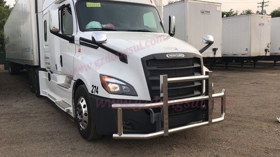 Freightliner Cascadia için 304 Paslanmaz Çelik Kamyon Deer Guard Gümüş Renk