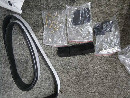 Hilux Navara Üç Katlı Yatak Örtüsü, Katlanır Tonneau PVC Malzemeleri Kapsar