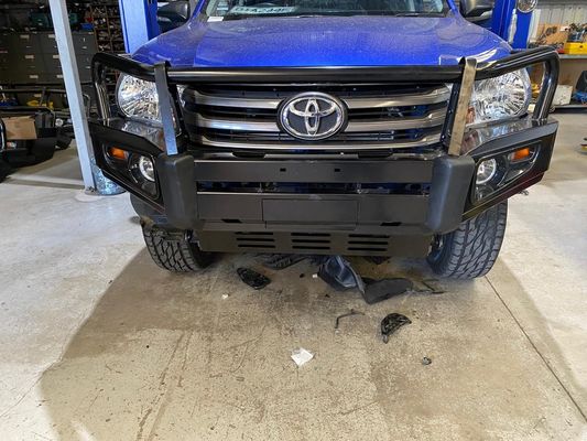 Toyota Hilux Revo Vigo Nissan Navara Np300 D40 için OEM Üretici Toptan Toz Boyalı Çelik Ön Bull Bar