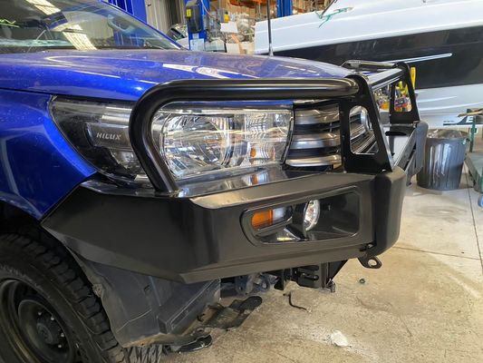 Toyota Hilux Revo Vigo Nissan Navara Np300 D40 için OEM Üretici Toptan Toz Boyalı Çelik Ön Bull Bar