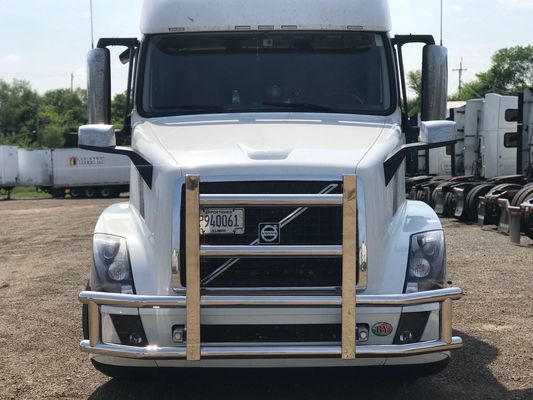 SS304 Freightliner Cascadia Çizilmeye Dayanıklı Büyük Rig Geyik Izgarası