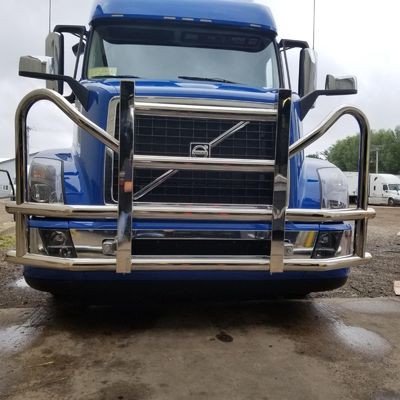 Dongsui Fabrikası Klasik Sağlam Kuzey Amerika Fabrikası Orijinal Fiyat Yeni Tarz Yarı Kamyon Tampon Geyiği Korumaları Freightliner Cascadia Volvo International Prostar Kenworth Peterbilt Mack Pinnacle İçin