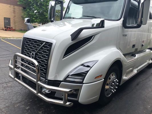 Dongsui Fabrikası Zorlu Kuzey Amerika fabrika orijinal fiyat Yeni stil yarı kamyon Bumper Geyik Korumaları Kargo Cascadia Volvo Uluslararası Prostar Kenworth Peterbilt Mack Pinnacle