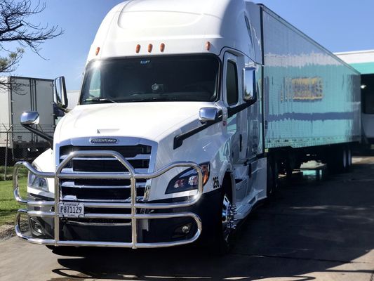 Dongsui Fabrikası Yüksek kaliteli Yeni stil Kuzey Amerika Yarım Kamyon Bumper Geyik Korumaları Kargo Uçağı Cascadia For Volvo Uluslararası Prostar Kenworth Peterbilt Mack Pinnacle
